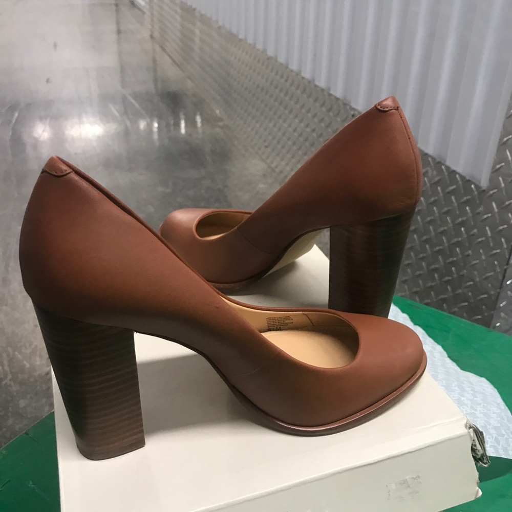 Banana Republic Brown Block Heel Pumps
